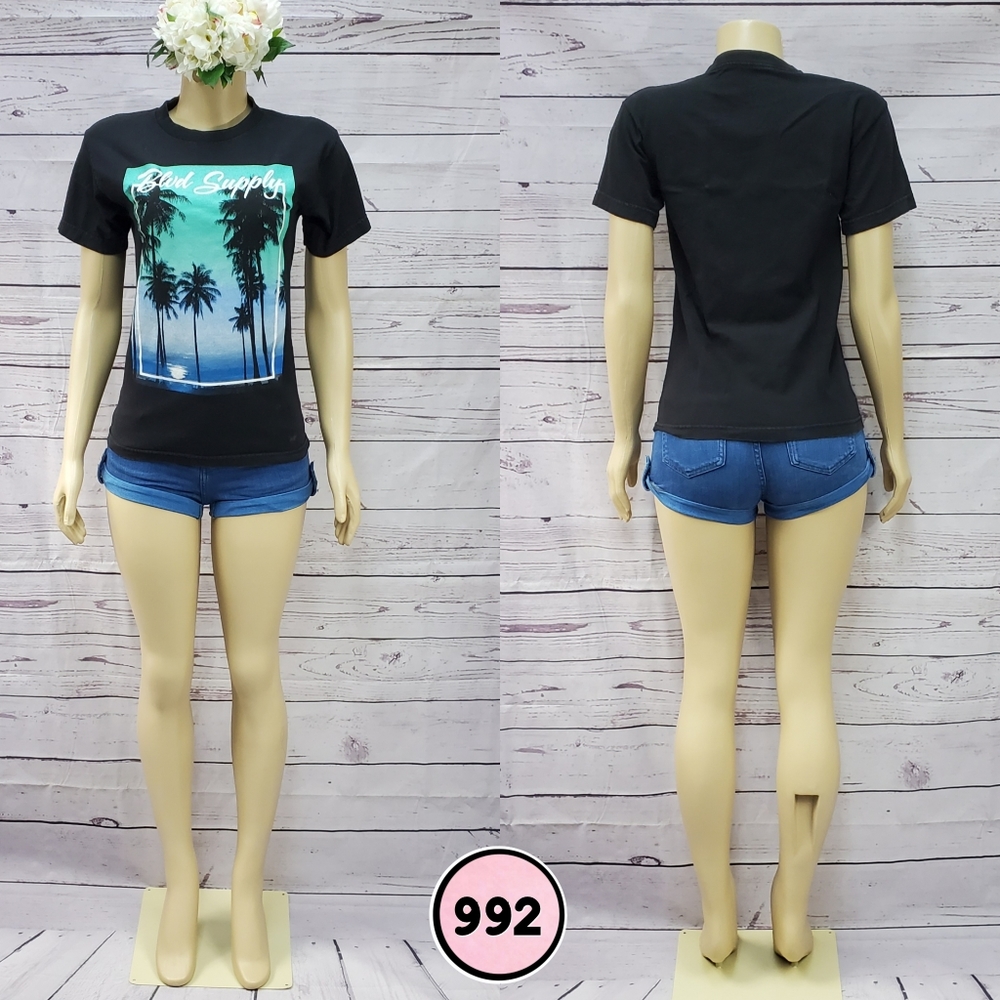 BLVD large junior black tee